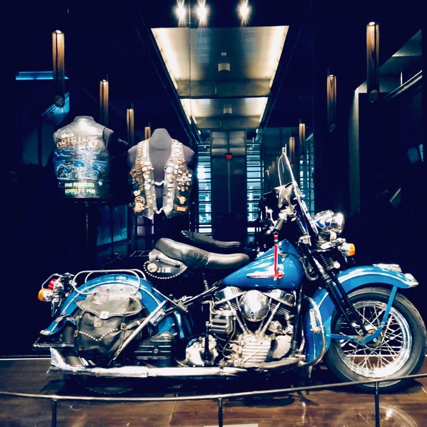 Place Harley-Davidson Museum