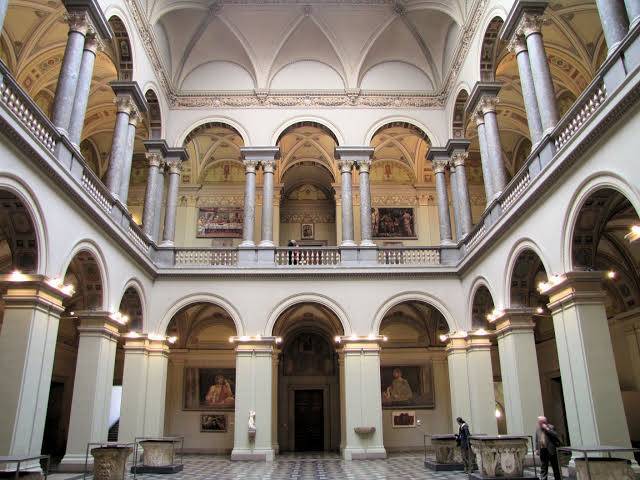 Place Museum of Fine Arts