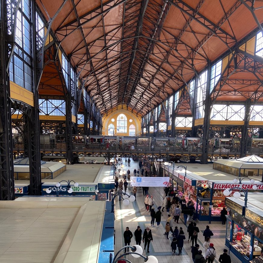 Place GRAND MARKET
