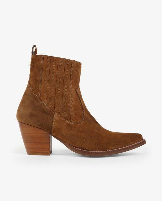 Social Botines scalpers con tachuelas de calaveras