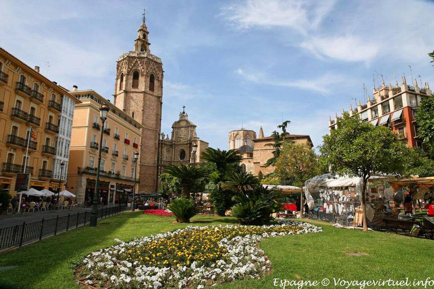 Place Plaza de la Reina