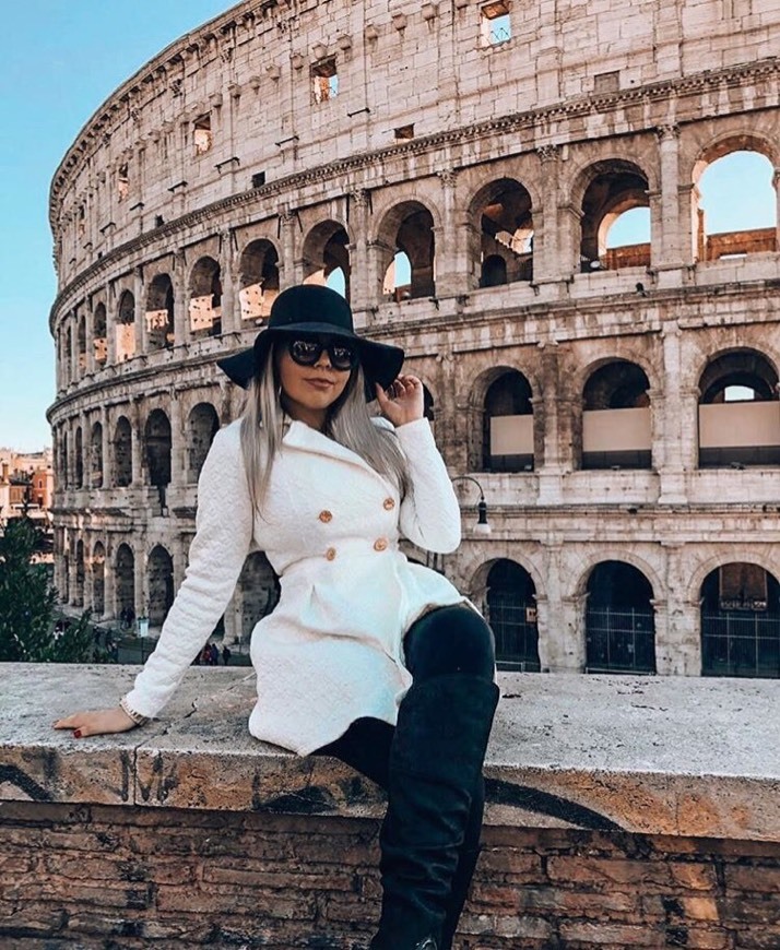 Lugar Coliseo de Roma