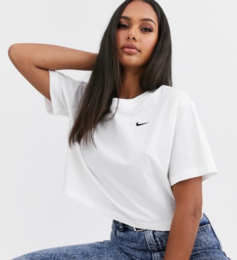 Producto Camiseta corta blanca con logo pequeño de Nike