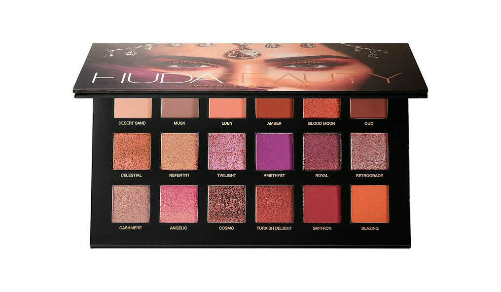 Social HUDA BEAUTY Desert Dusk Eyeshadow Palette