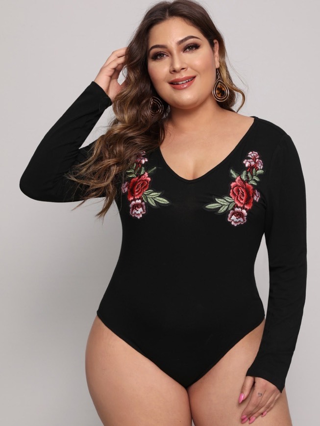 Moda Body negro con estampado floral por el cuello