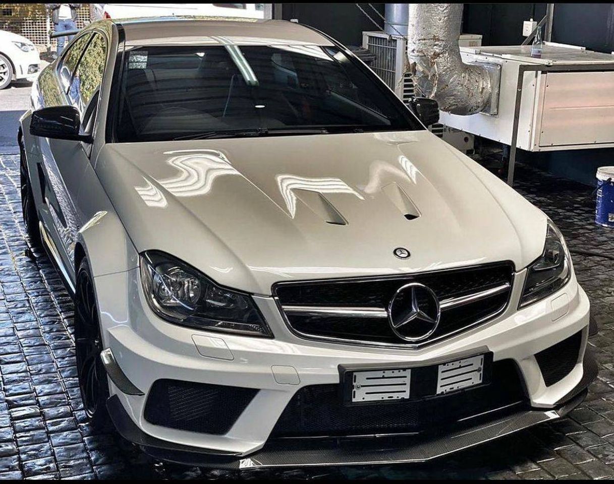 Moda Mercedes C63 AMG