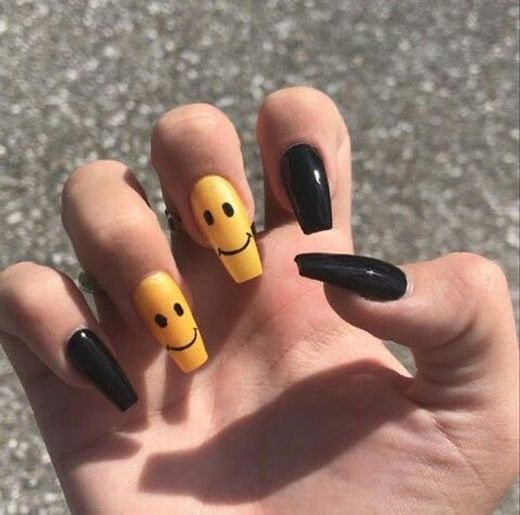 Smile nails 