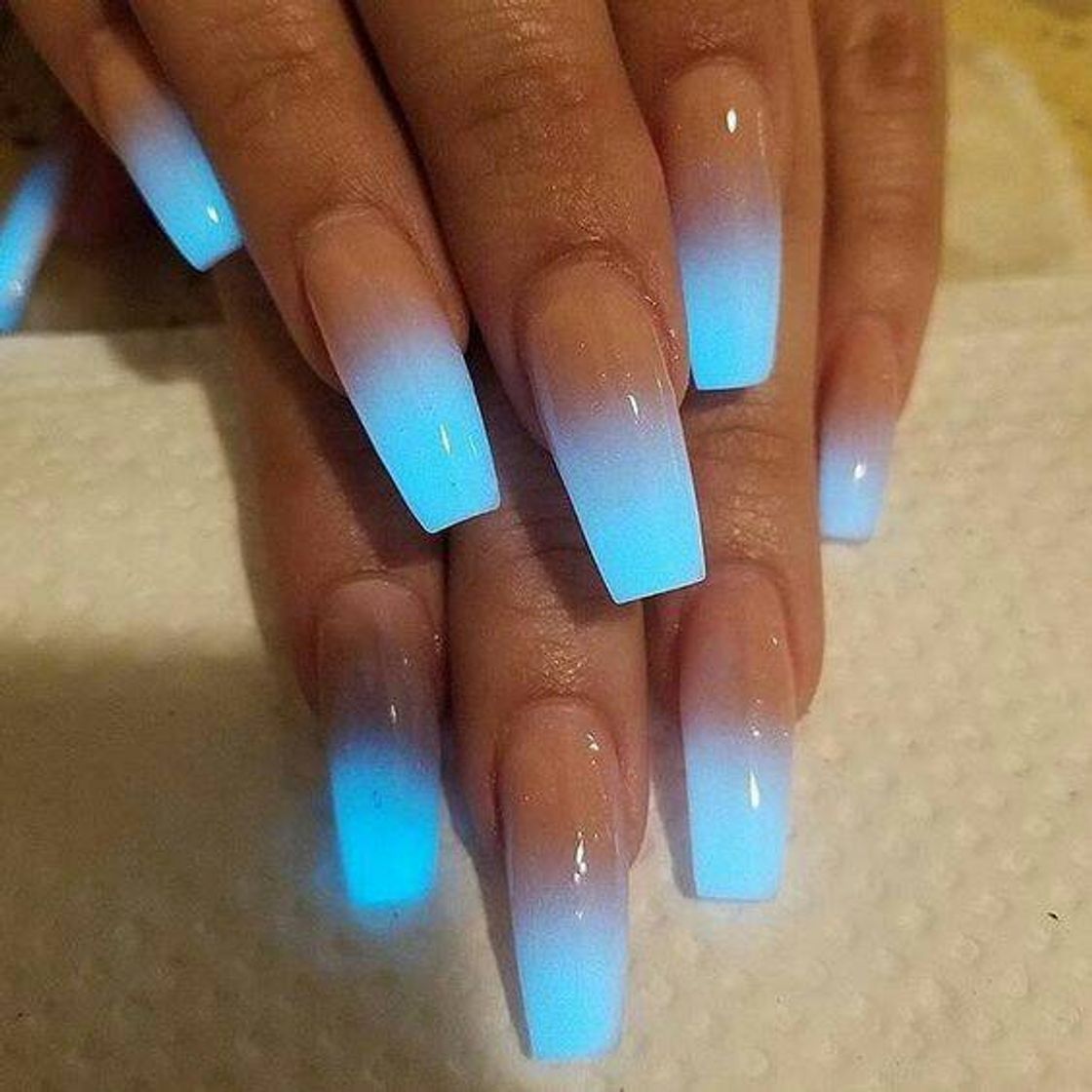 Moda Unhas neon azul água 