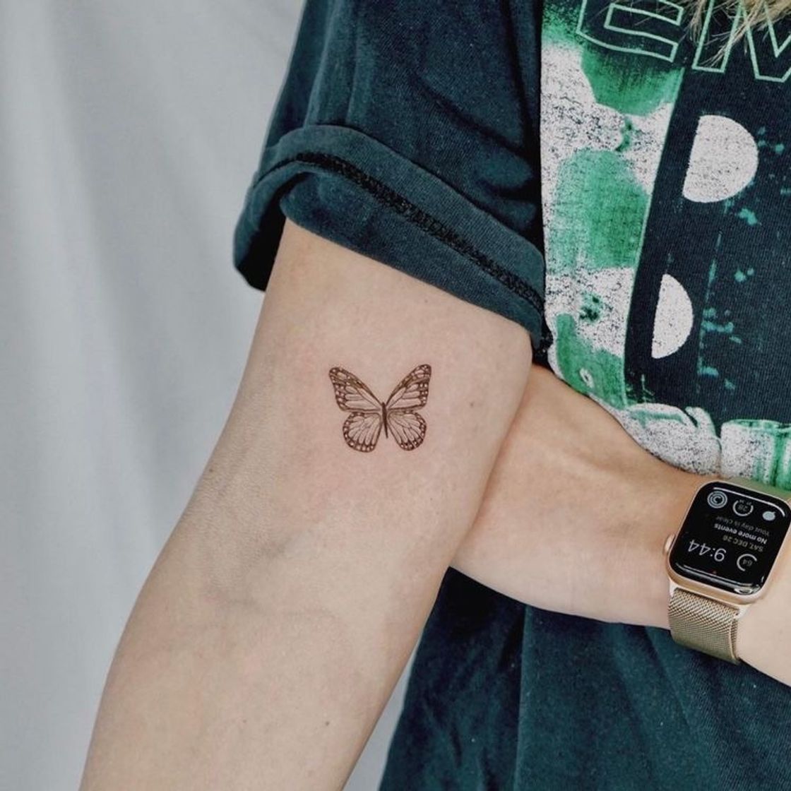 Moda Tatto minimalista borboleta 