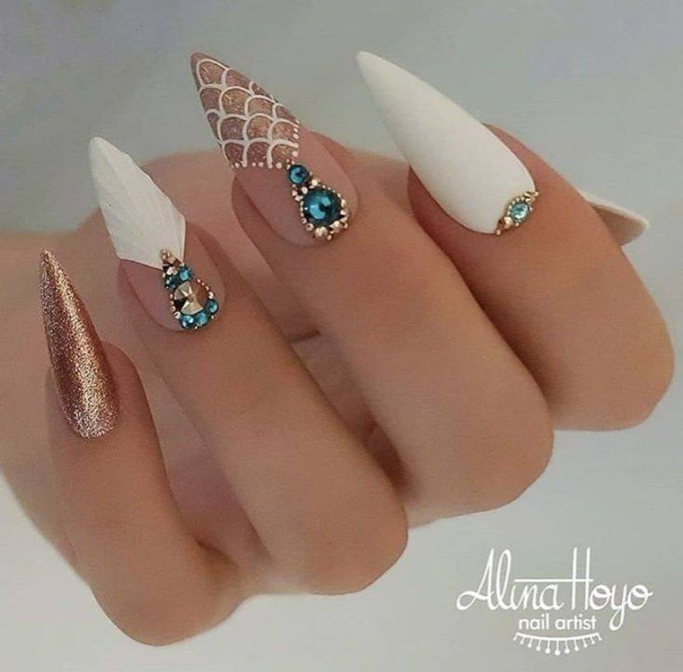 Moda Unhas com pedras 