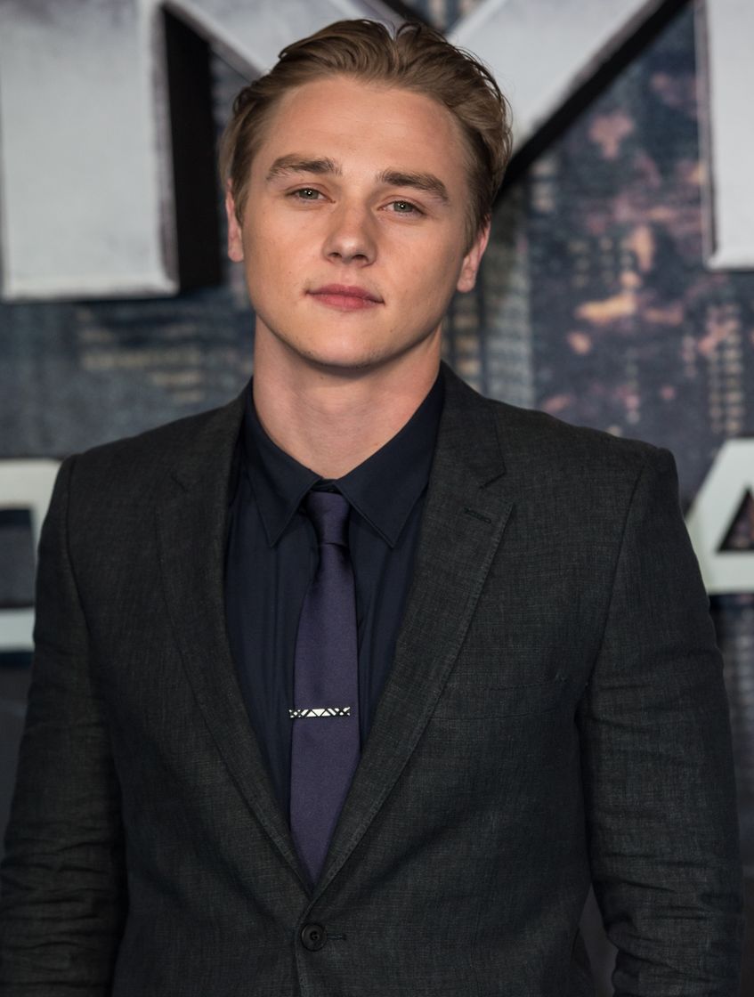 Social Ben Hardy