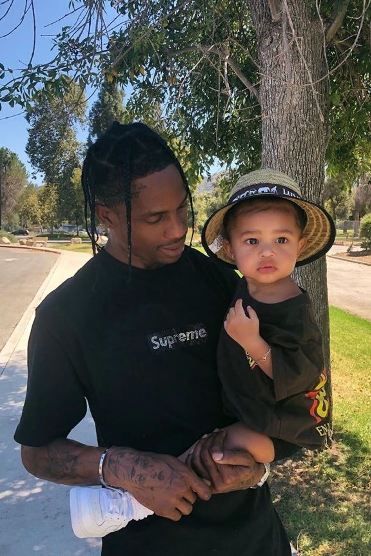Travis and baby Stormi
