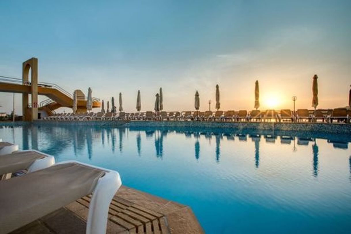 Lugar AX Seashells Resort at Suncrest: 4 Star Qawra Accommodation Malta