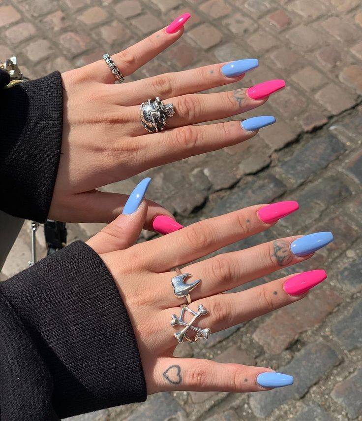 Moda unhas azul e rosa💙💗