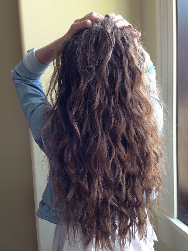 Cabelo longo e ondulado 