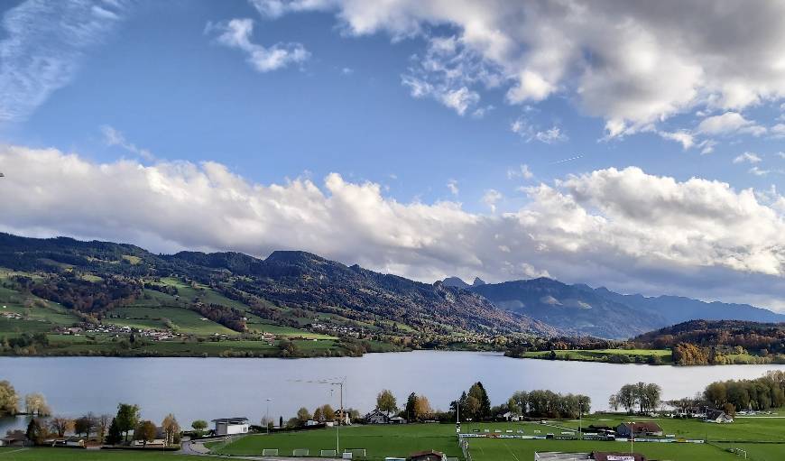 Place Lago de la Gruyère