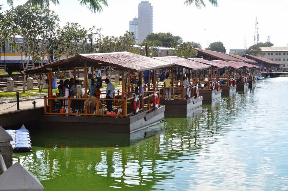 Place Floating Market Pettah