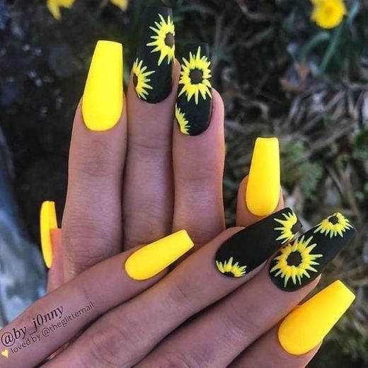 Unhas de girassol 🌻 