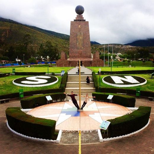 Mitad Del Mundo