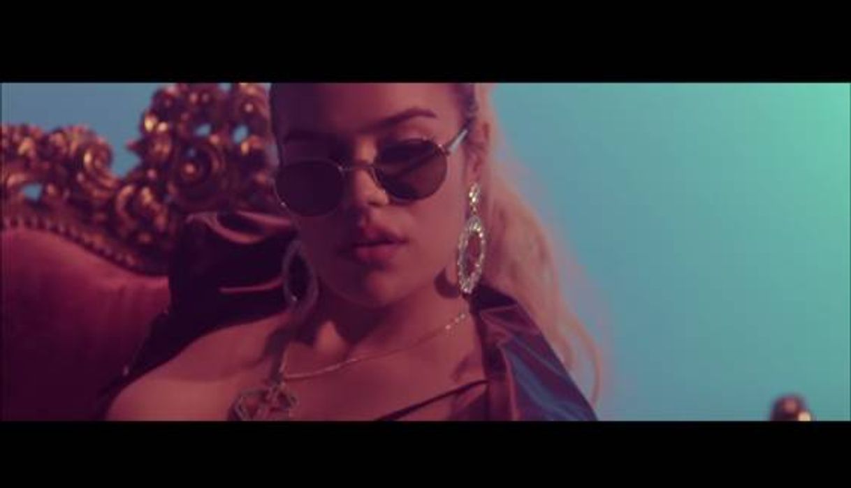 Canción Karol G, Bad Bunny - Ahora Me Llama (Official Video) - YouTube