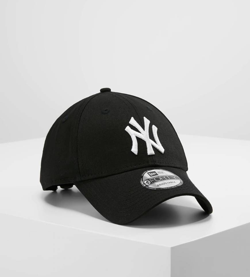 Moda 4 / 6

New Era

NY YANKEES - Gorra

