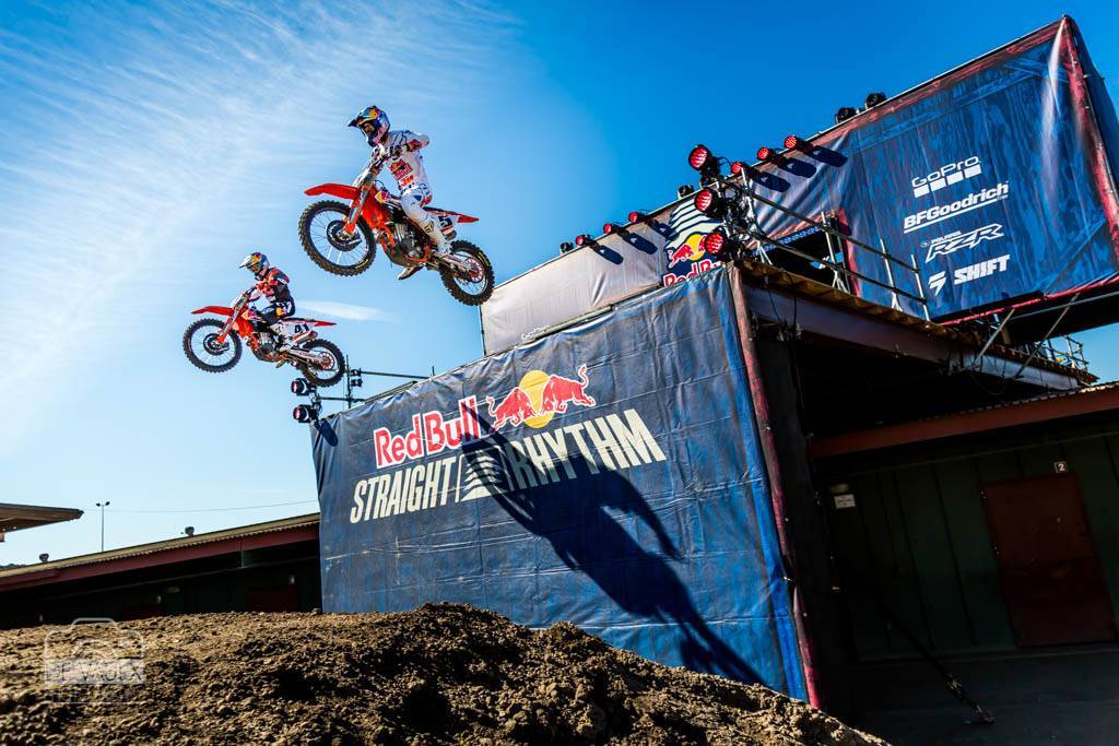 Fashion Red Bull Straight Rhythm