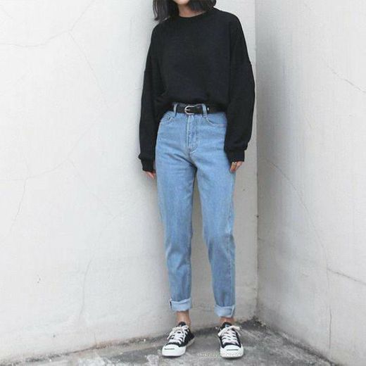 Inspiração de look preto com  jeans 