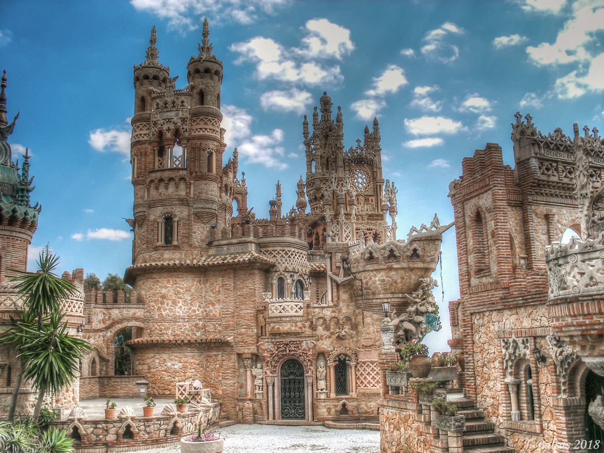 Place Castillo Monumento Colomares