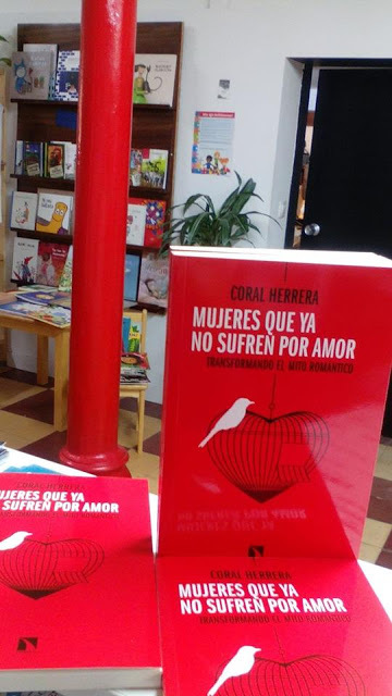 Libro Mujeres que ya no sufren por amor: Transformando el mito romántico