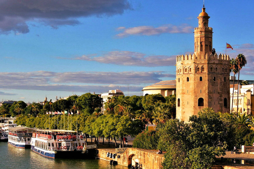 Place Torre del Oro