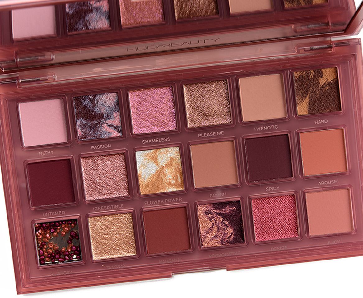 Social Huda Beauty Naughty Nude Eyeshadow Palette