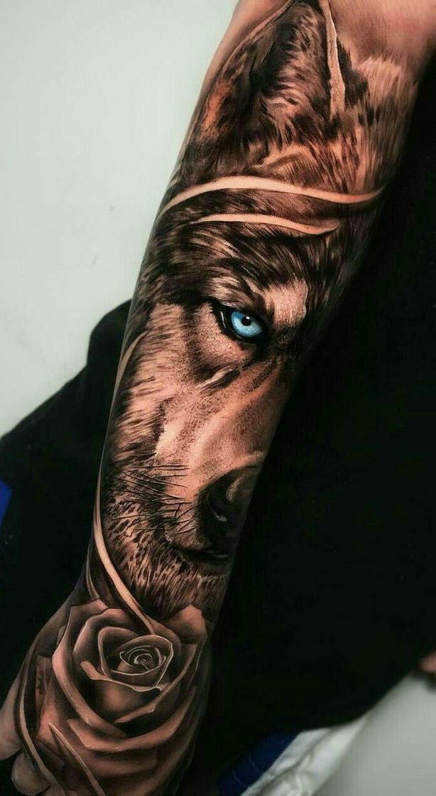 Moda Tatuagem de lobo no anti-braço