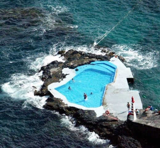 Caloura, Agua de Pau