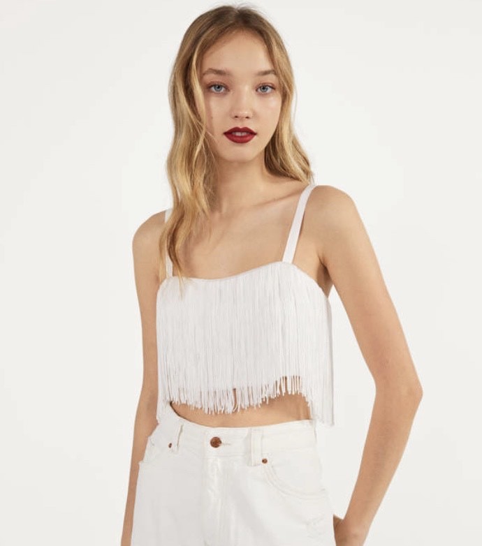 Moda Top cropped con flecos| Bershka