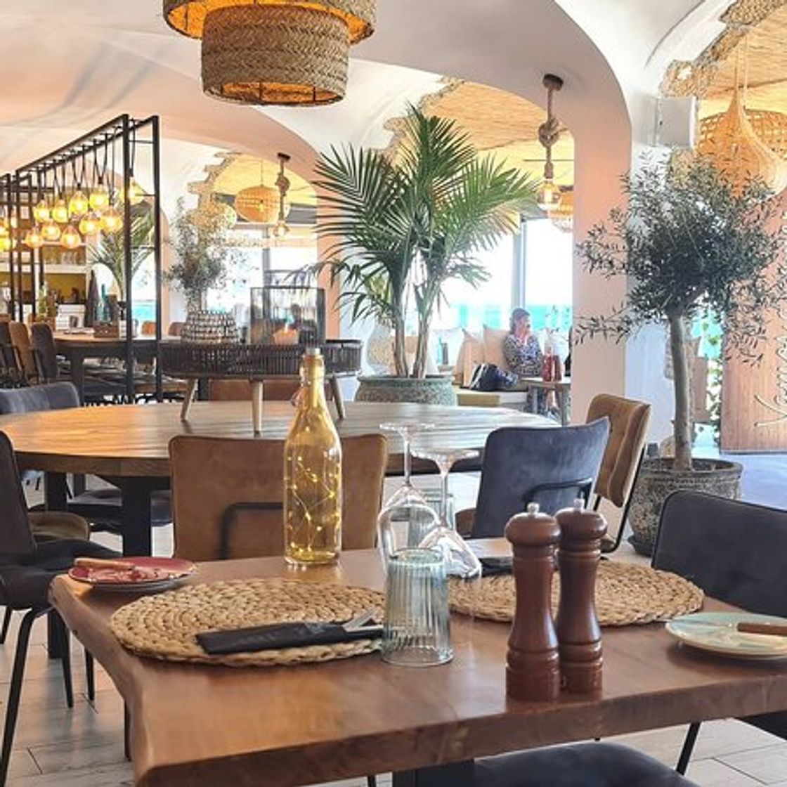 Restaurants LaCena by Nola Moraira