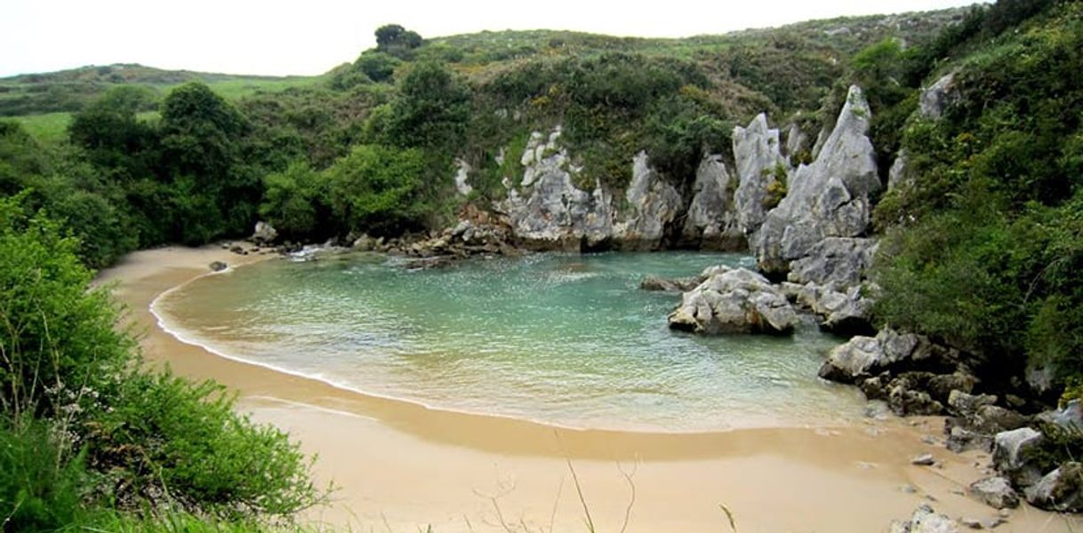 Place Playa de Gulpiyuri