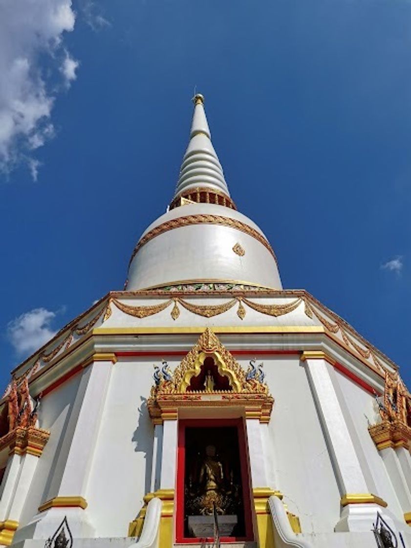 Place Wat Tham Muninat (Wat Ruesi)