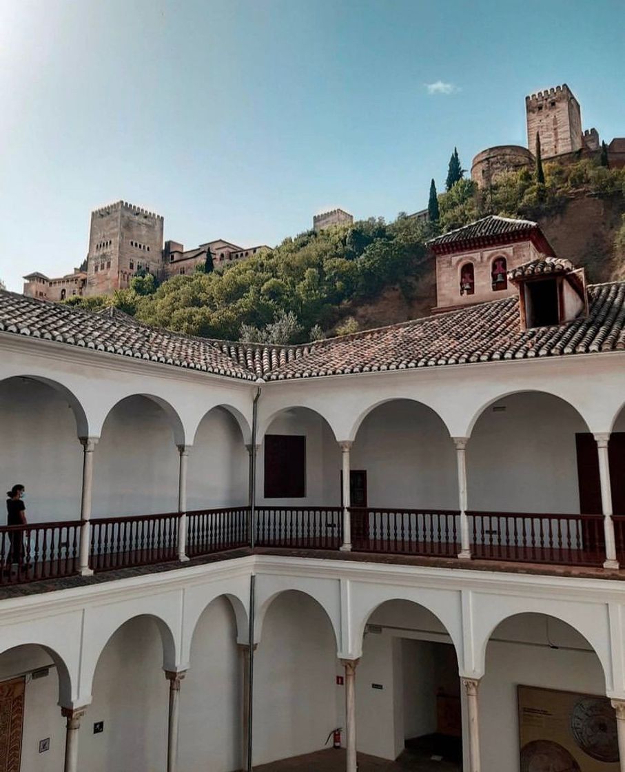 Lugares Museo Arqueológico y Etnológico de Granada