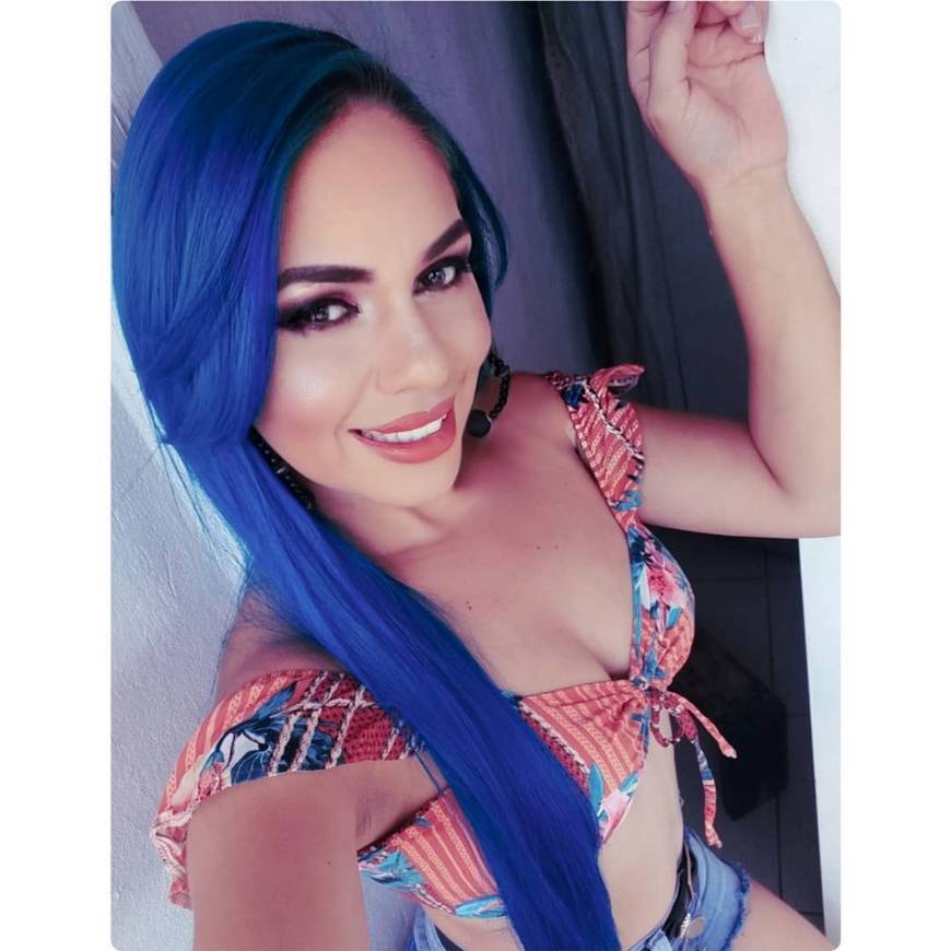 Moda Seguimos com os dias azuis por aqui. 💙🧿