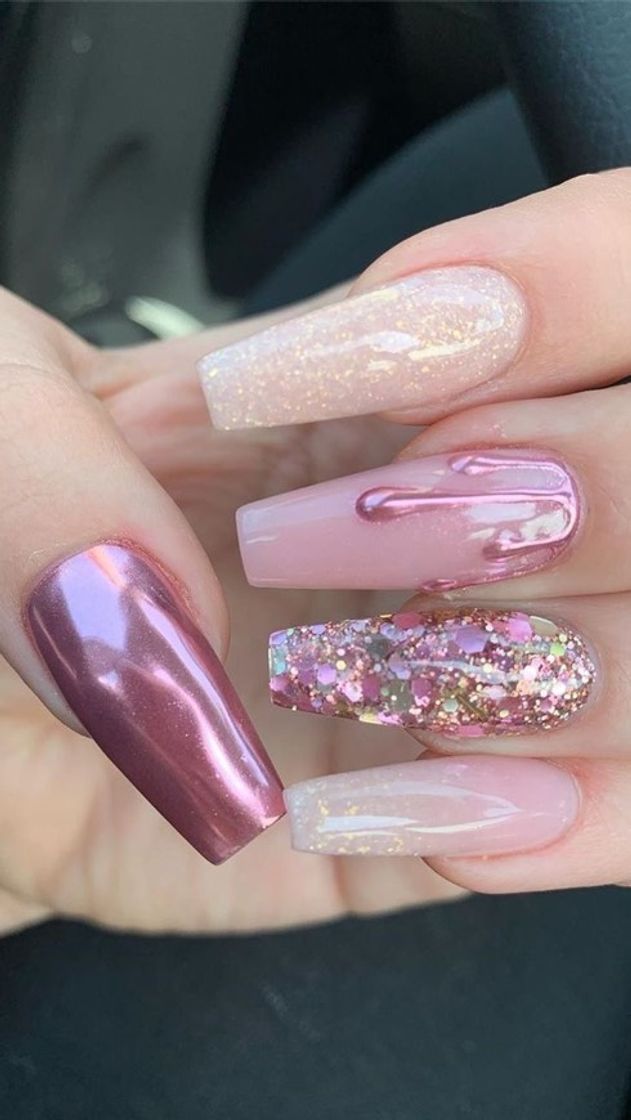 Unhas rosa