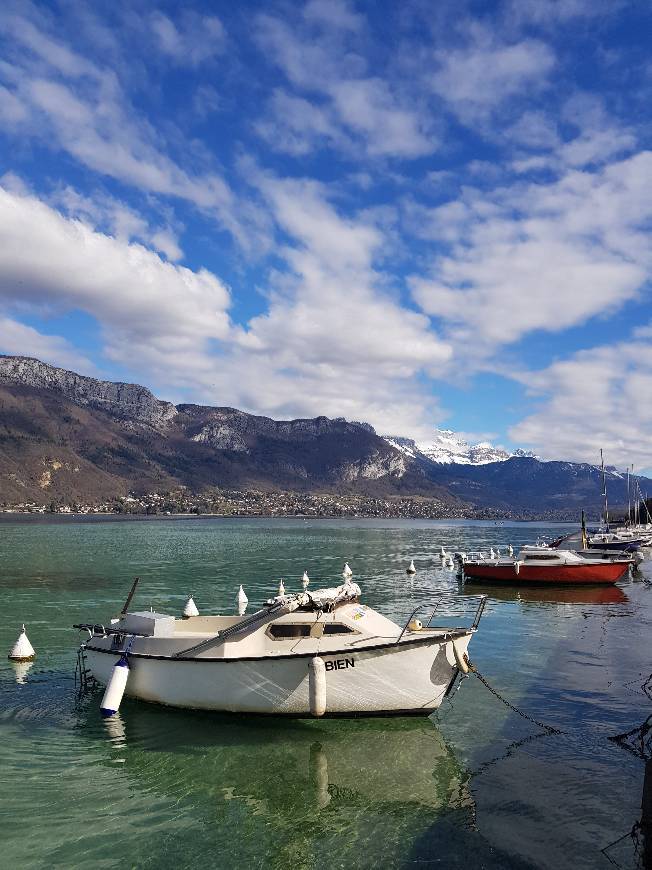 Place Lake Annecy