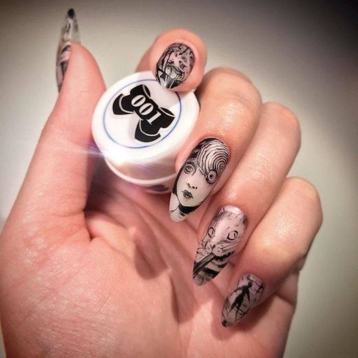 Diseño de uñas que te podría gustar 🖤