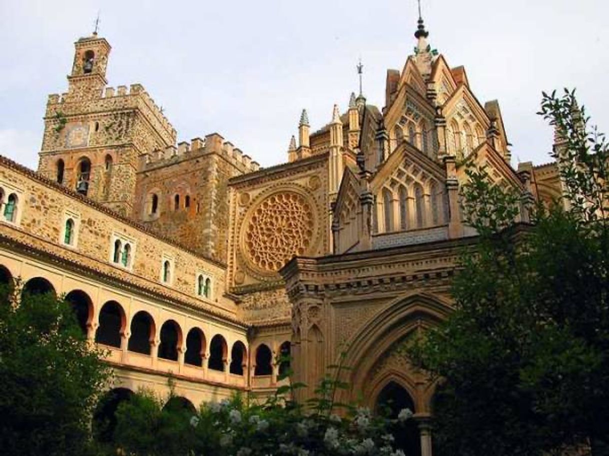 Places Real Monasterio de Nuestra Señora de Guadalupe