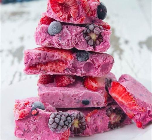 These 9 Easy Frozen Treats Are The Perfect Healthy Way To Indulge