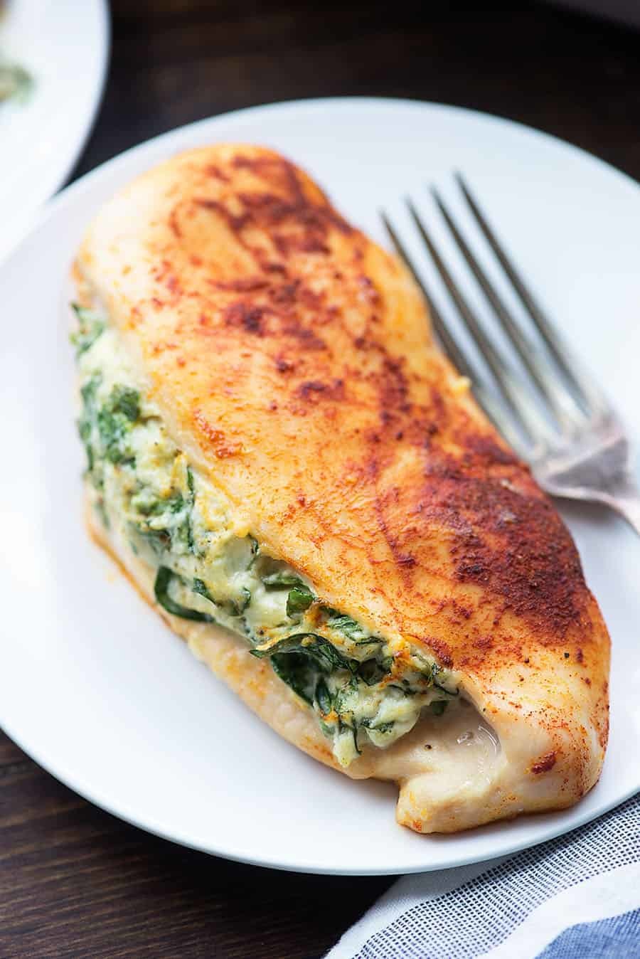 Moda Spinach Stuffed Chicken Breasts - a healthy low carb dinner option!