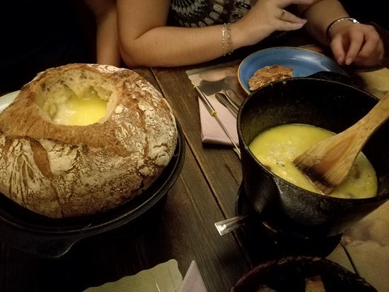 Restaurants Cheese's Art