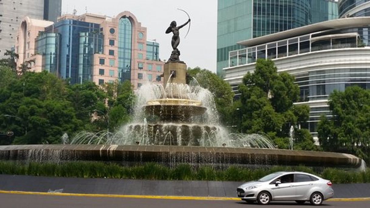 Place Diana the Huntress Fountain