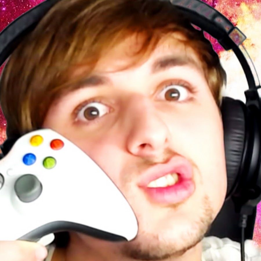 Social WhaTheGame - YouTube
