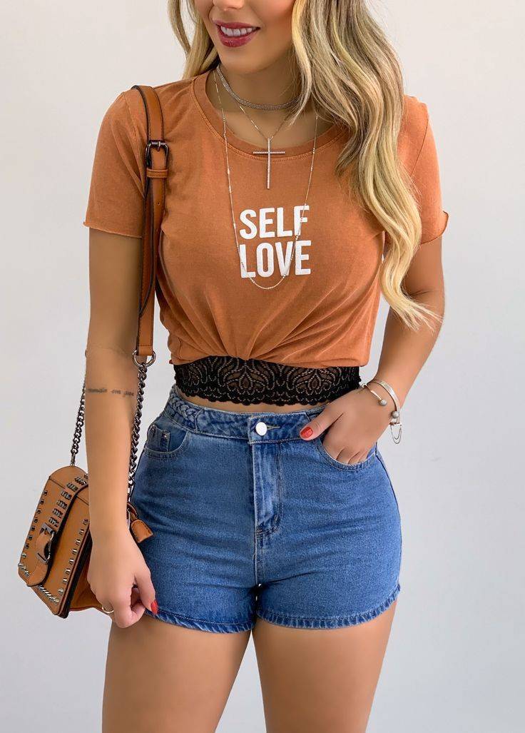 Moda T-Shirt estonada self love marrom claro