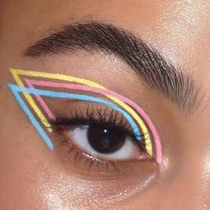 Delineado Diferentão/ Different outlined ✨
